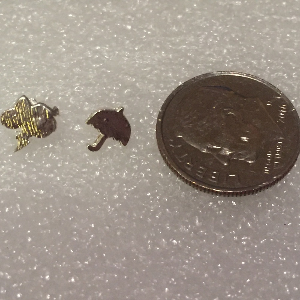 ☁️☂ Awesome dainty mismatched Rainy day cloud & umbrella earrings - Picture 2 of 3